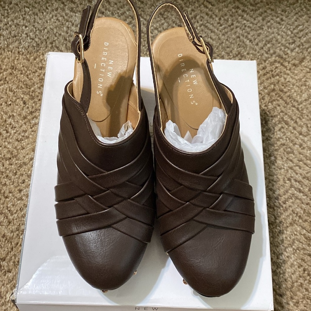 Brand new never been worn clogs - Picture 2 of 6